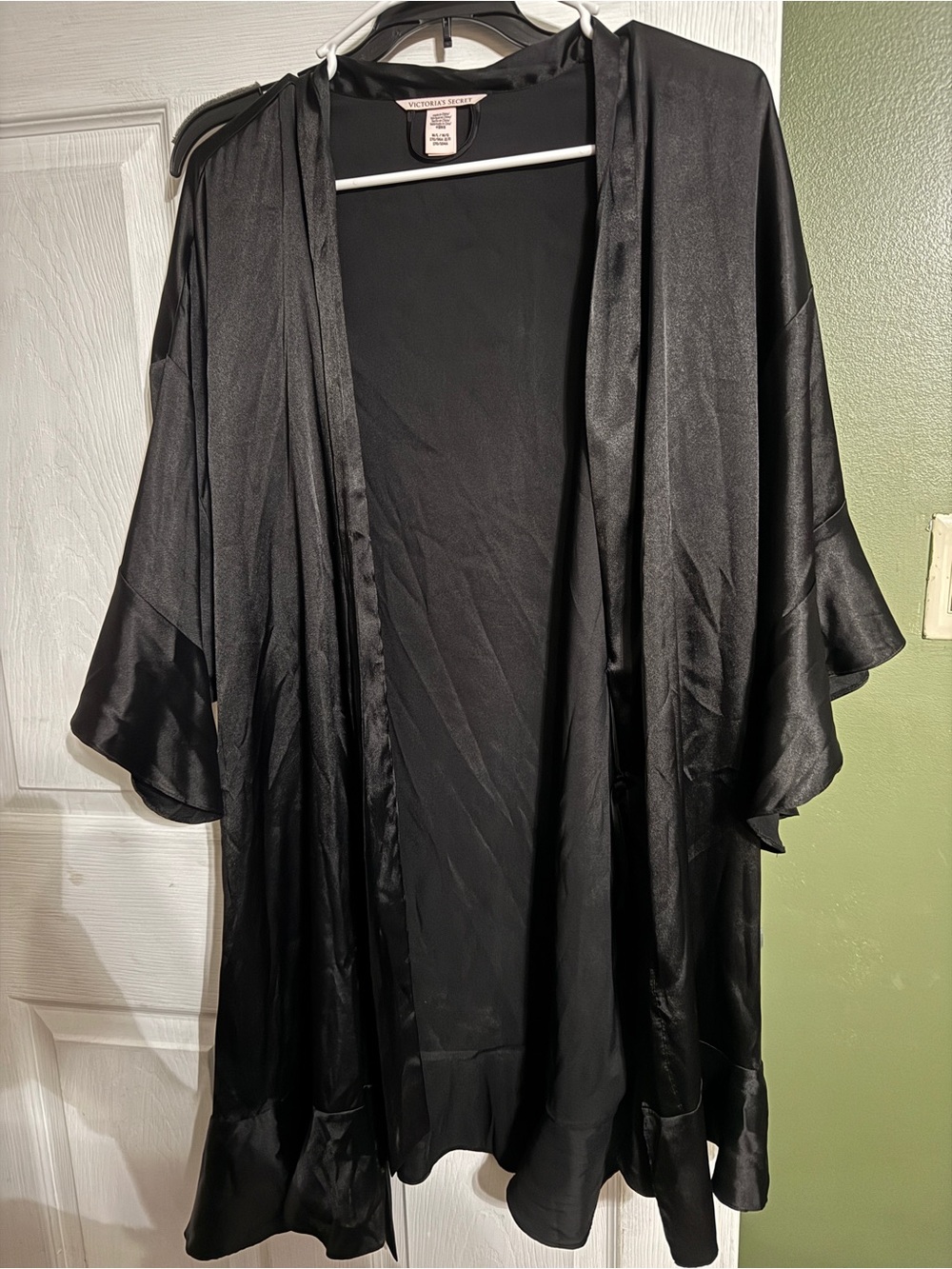 Victoria’s secret silky robe black ruffle m/l